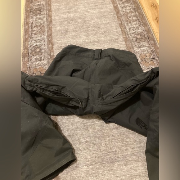 The North Face Mens insulated ski pants - Picture 5 of 9